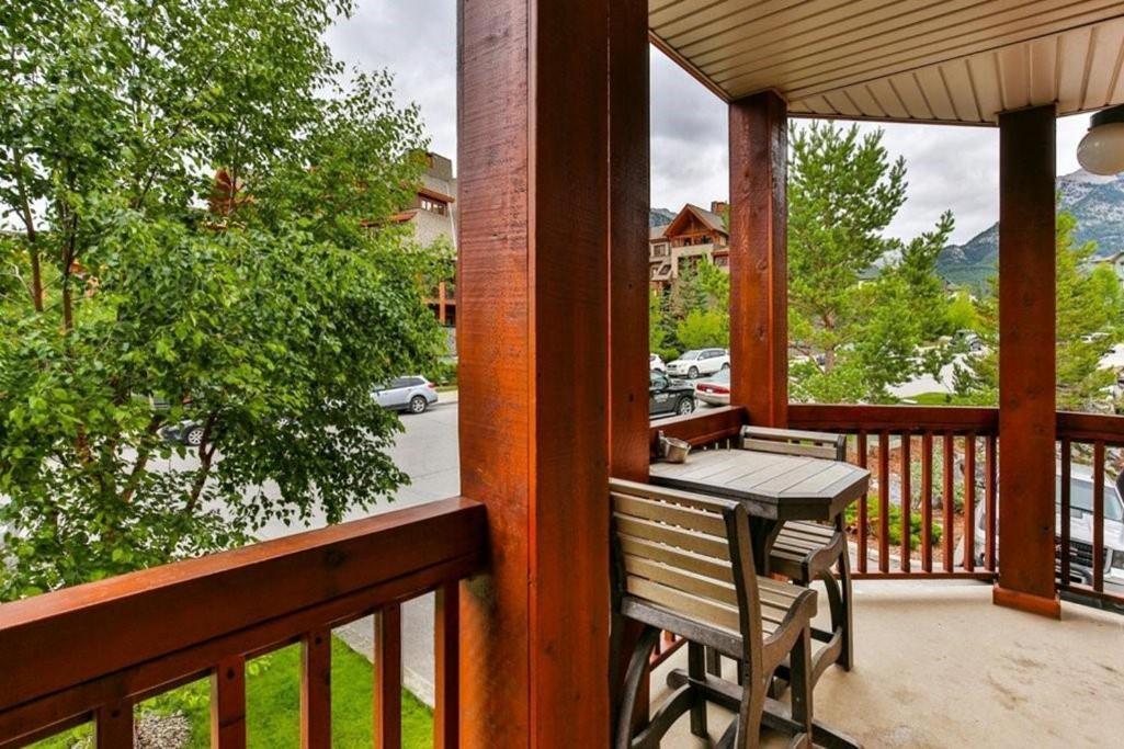 B&B Falcon Crest Lodge 1Br 1Pullout Canmore Exterior foto